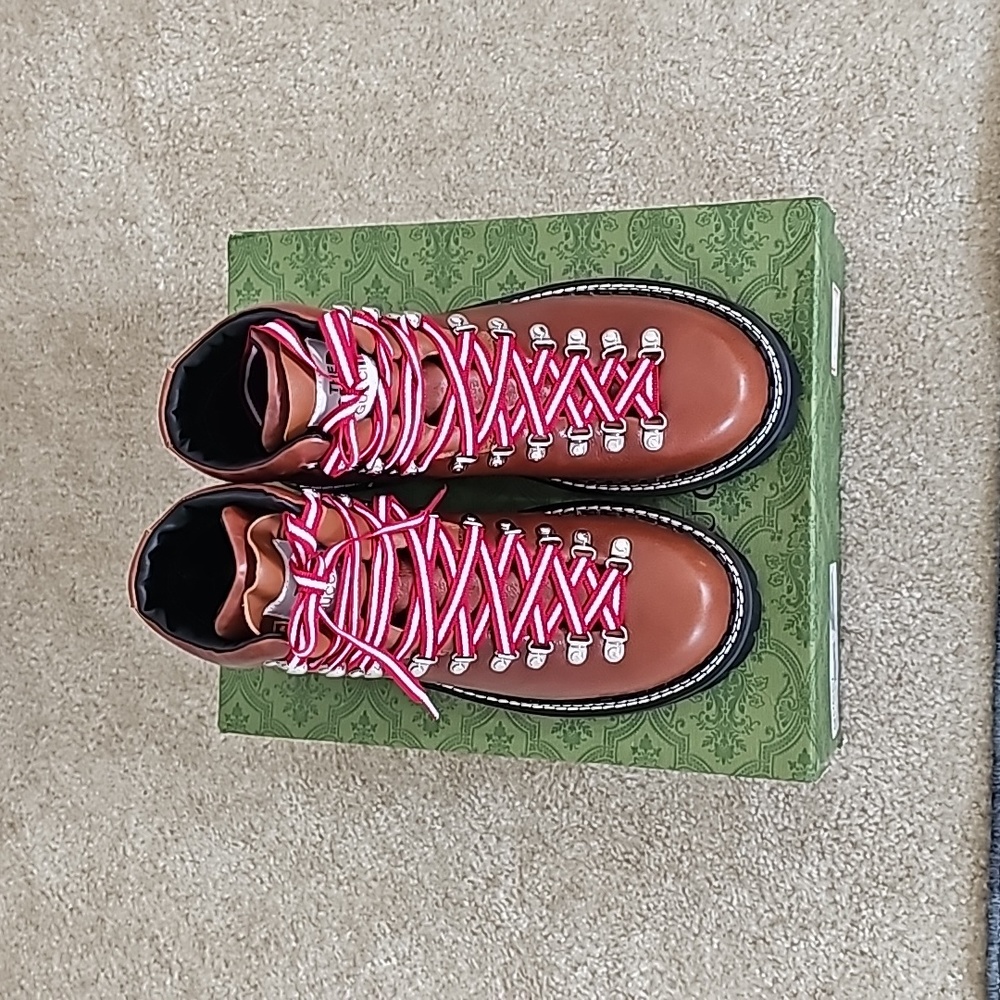 Hiking Boots l! New Size 38, 8.5 9